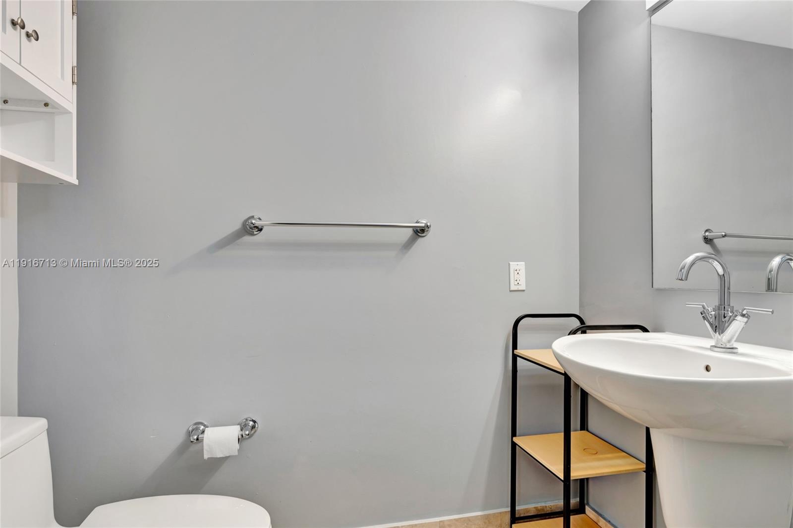 41 SE 5th St #1212 Miami, FL 33131