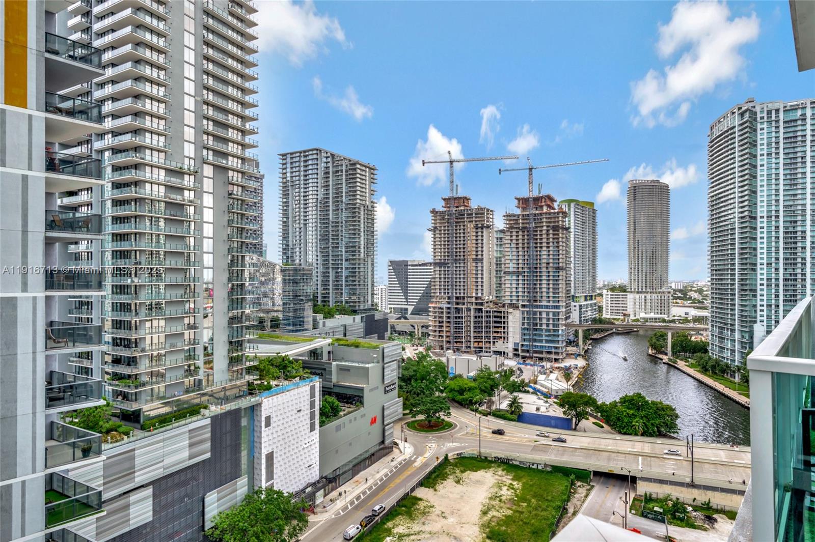 41 SE 5th St #1212 Miami, FL 33131