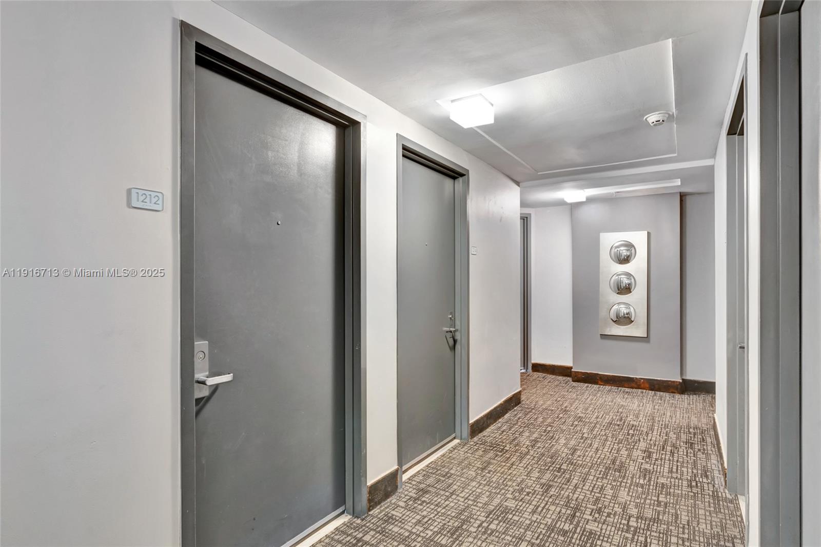 41 SE 5th St #1212 Miami, FL 33131