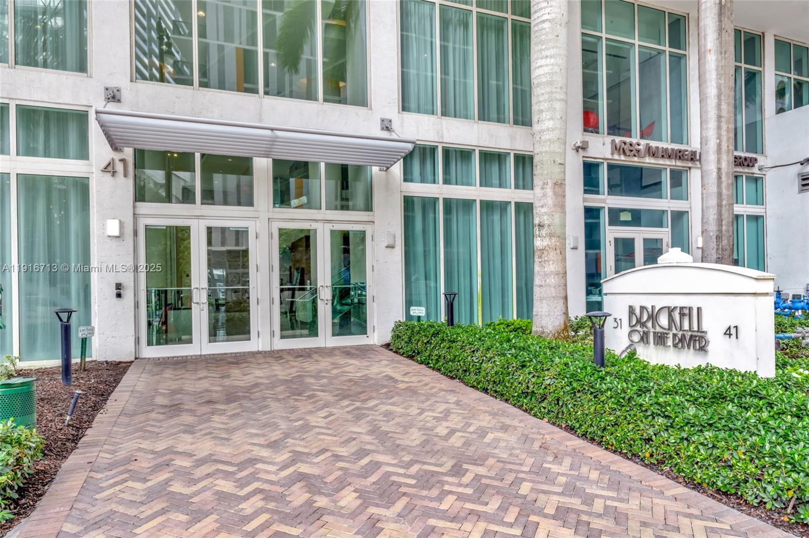 41 SE 5th St #1212 Miami, FL 33131