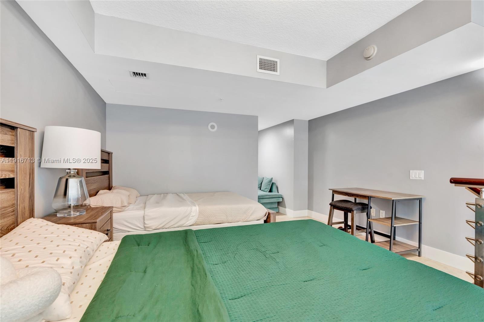 41 SE 5th St #1212 Miami, FL 33131