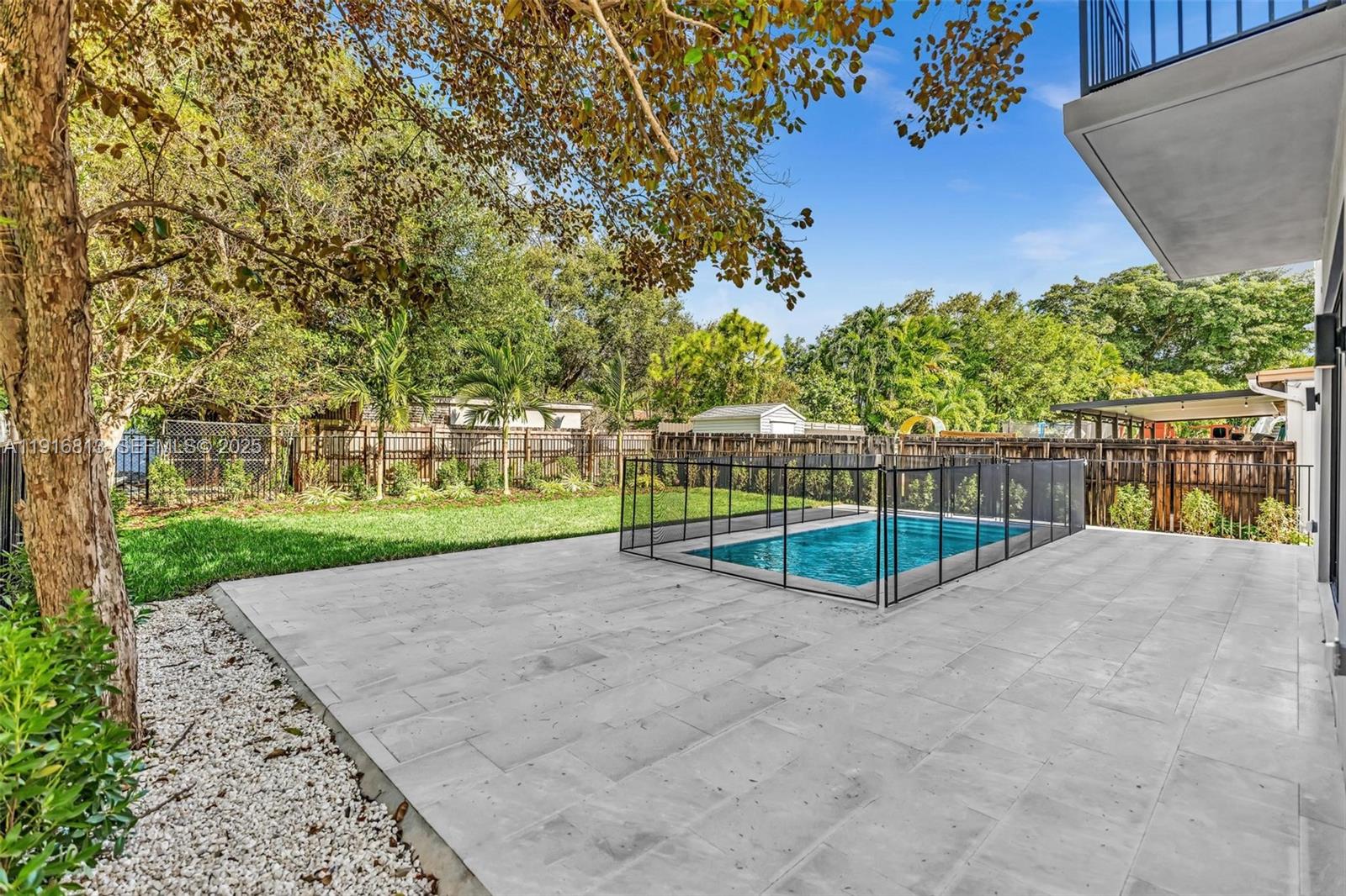 2175 SW 25th St Miami, FL 33133