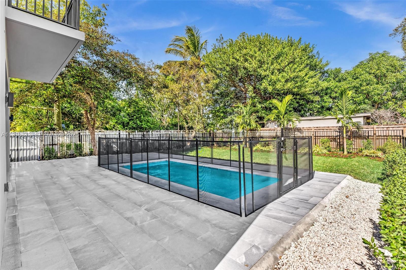 2175 SW 25th St Miami, FL 33133