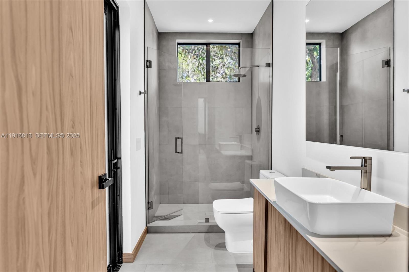 2175 SW 25th St Miami, FL 33133