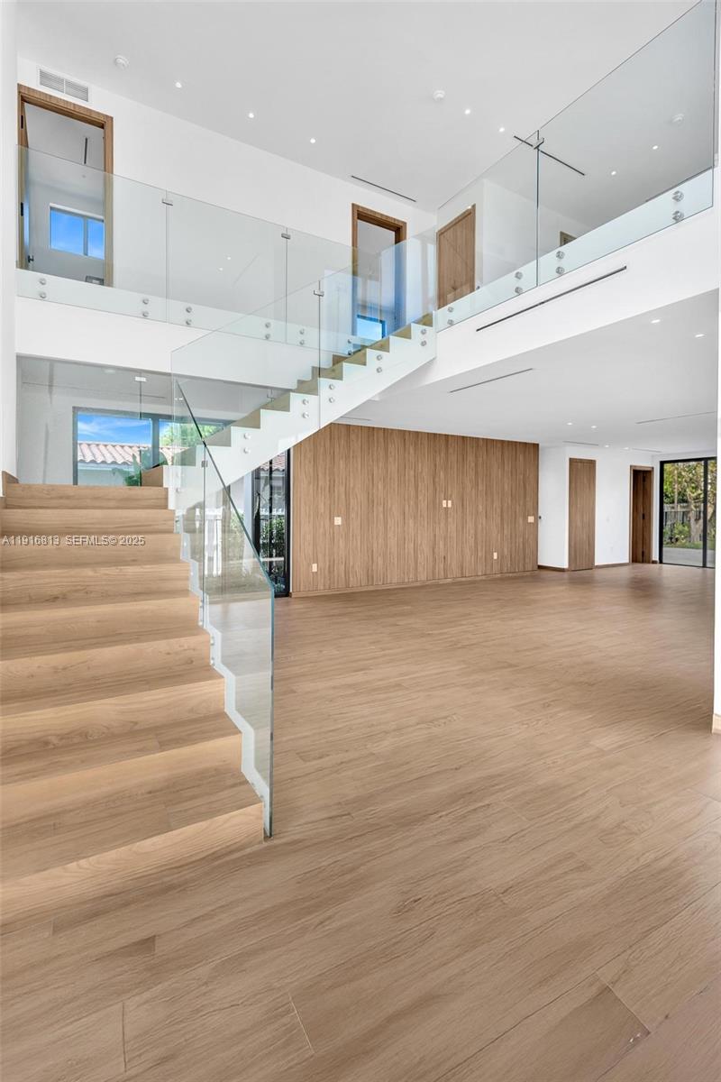 2175 SW 25th St Miami, FL 33133