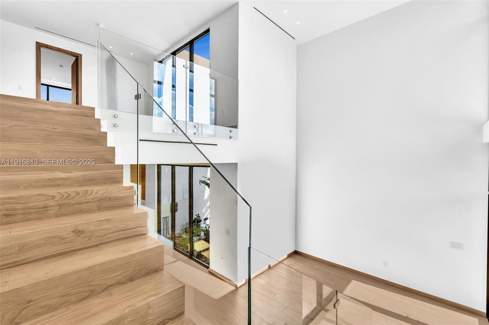 2175 SW 25th St Miami, FL 33133