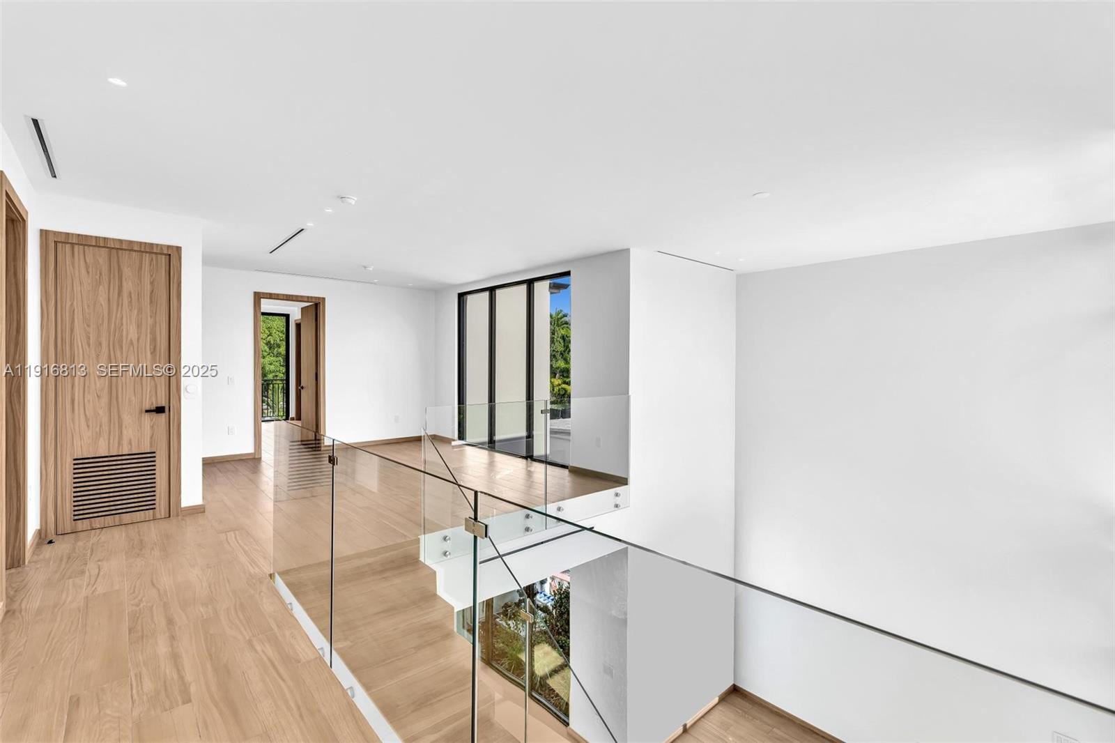 2175 SW 25th St Miami, FL 33133