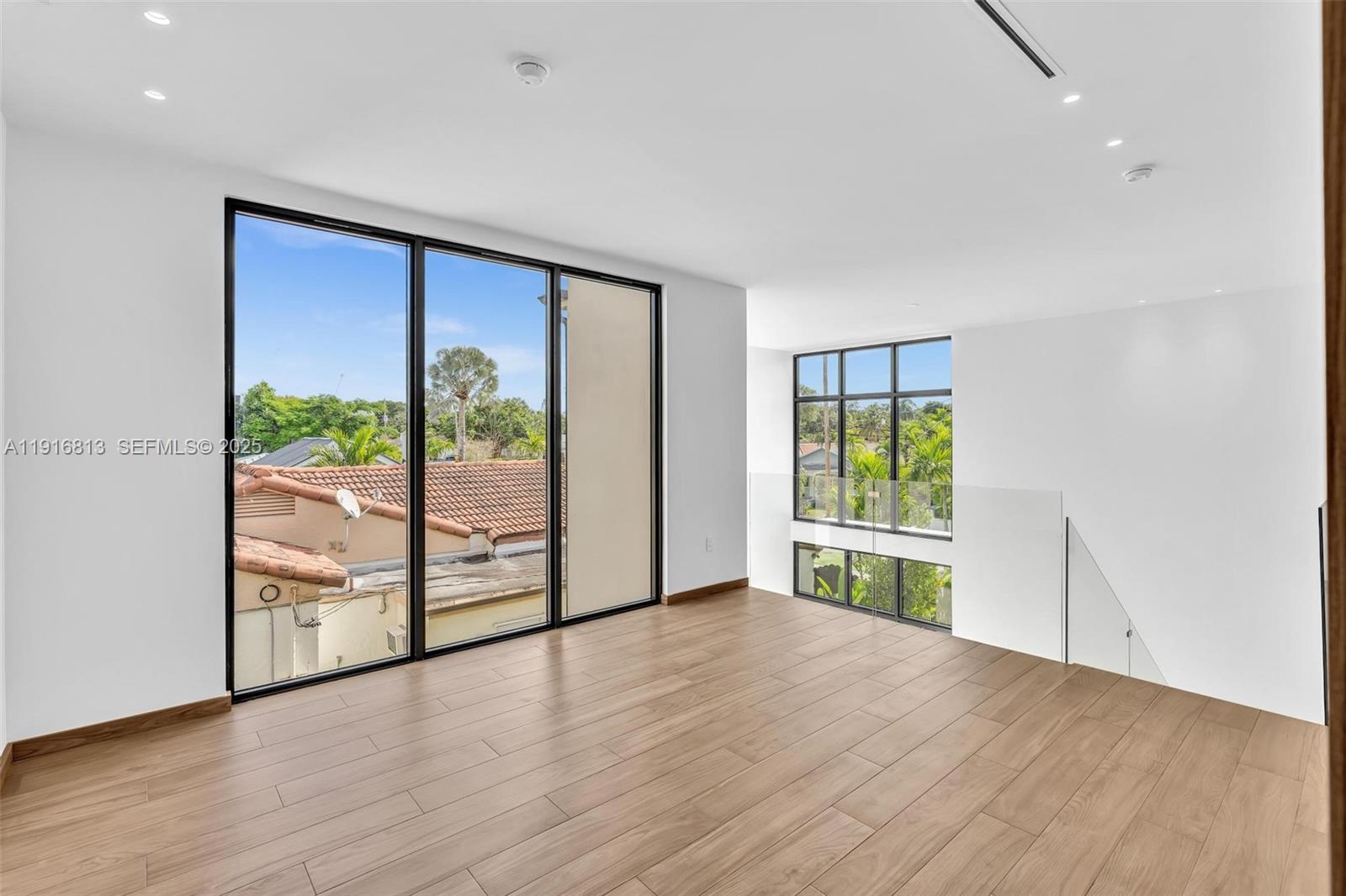 2175 SW 25th St Miami, FL 33133