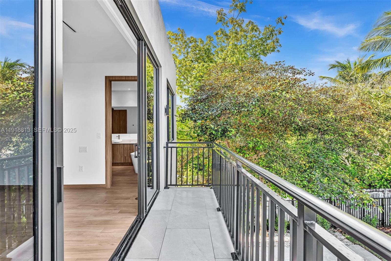 2175 SW 25th St Miami, FL 33133