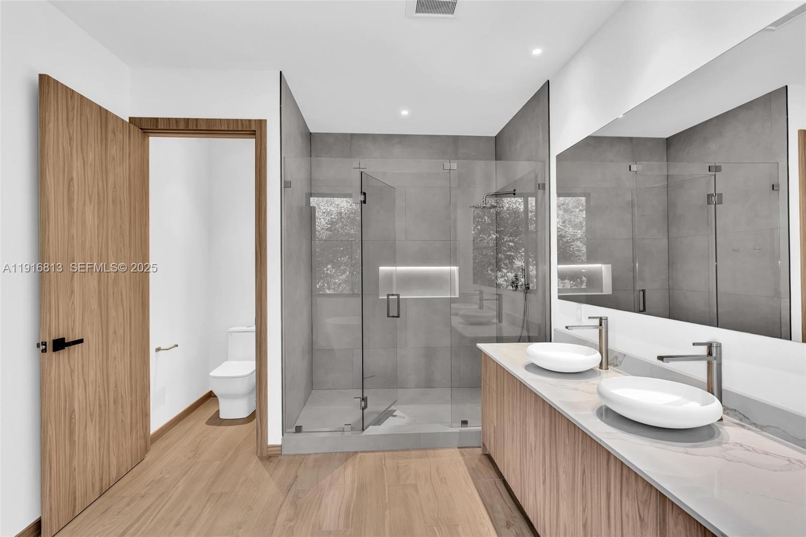 2175 SW 25th St Miami, FL 33133