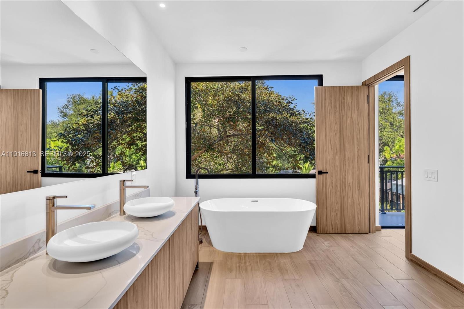 2175 SW 25th St Miami, FL 33133