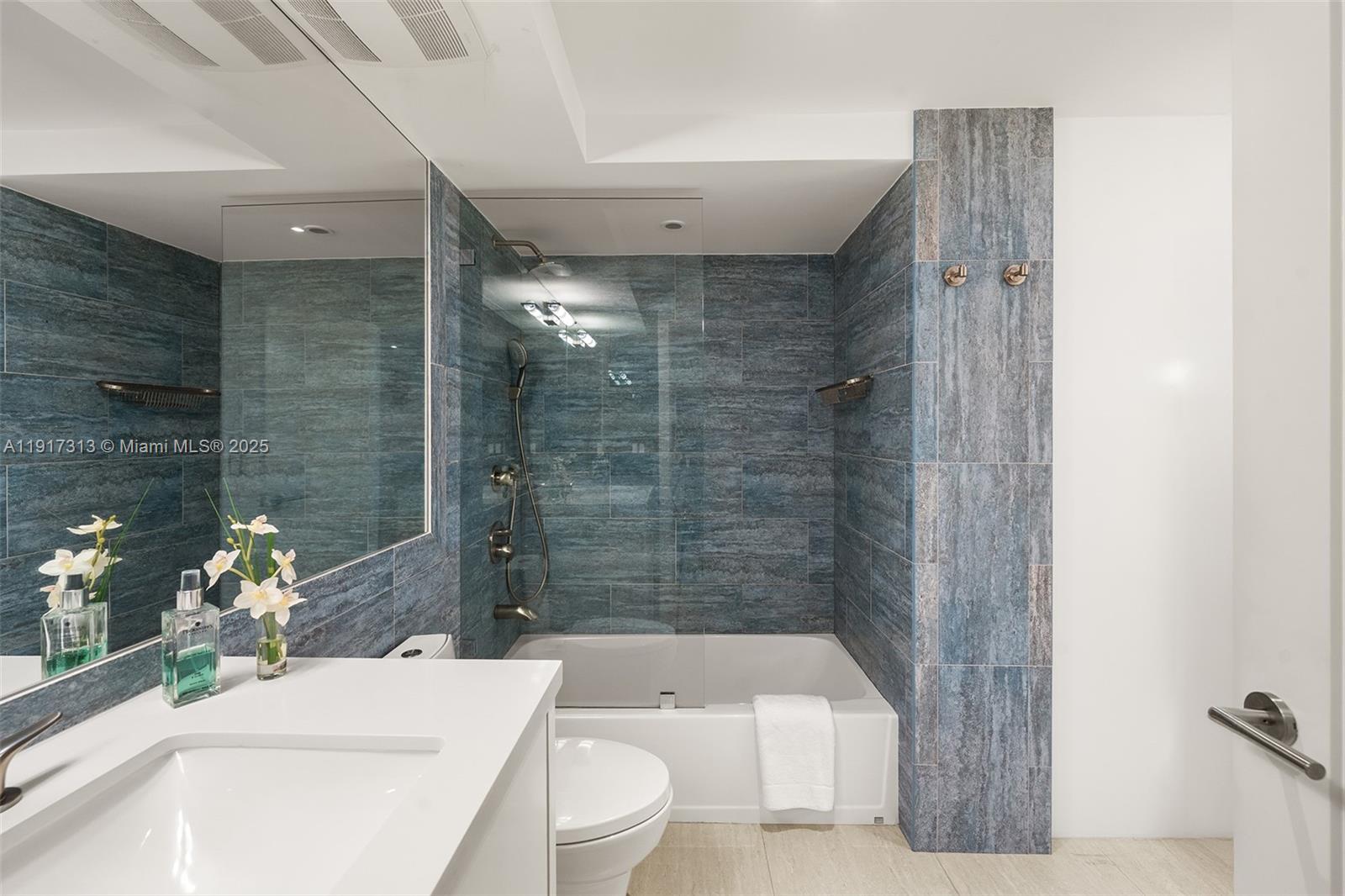 1 Grove Isle Dr #A910 Miami, FL 33133