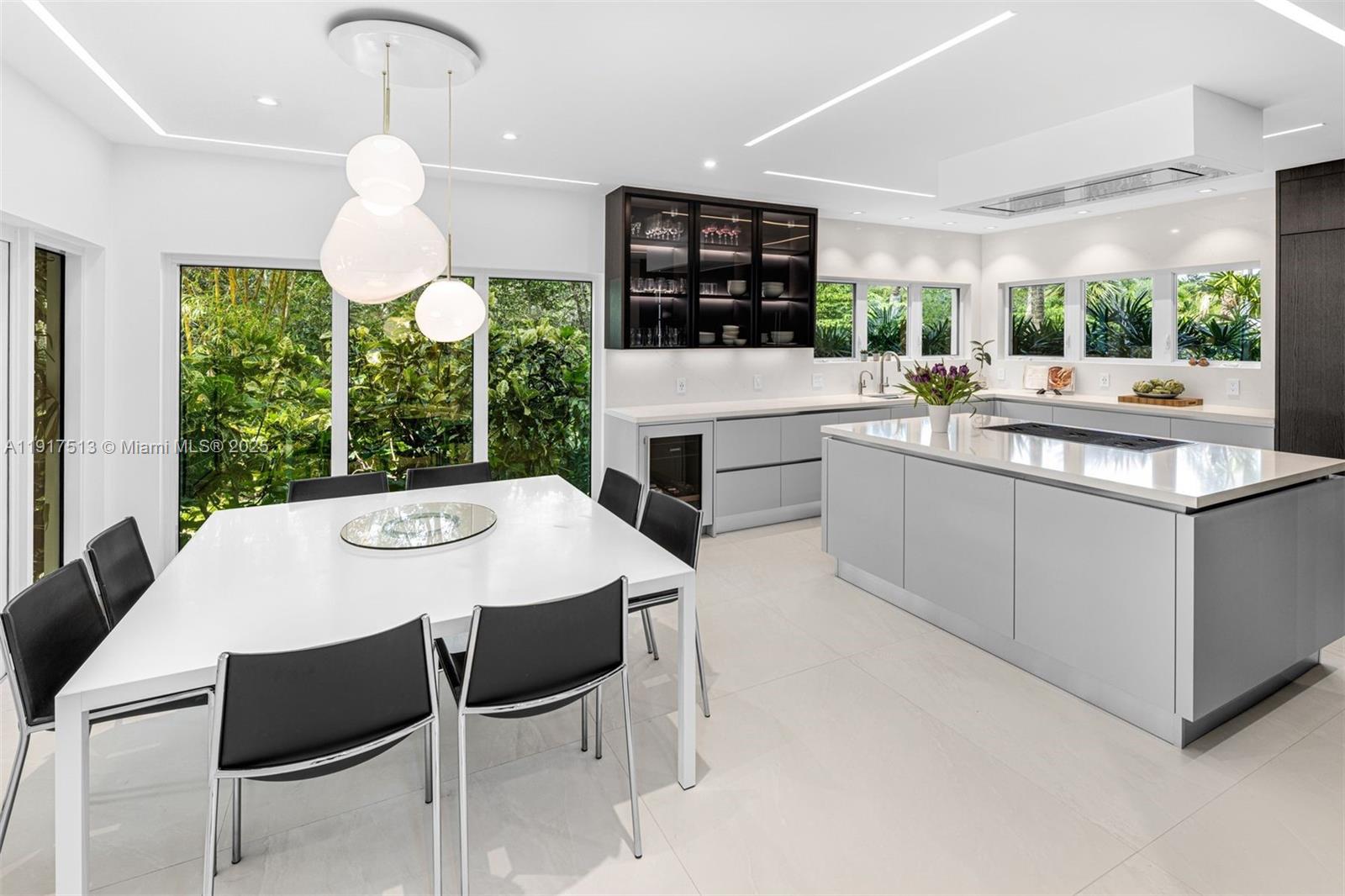 7150 W Lago Dr Coral Gables, FL 33143