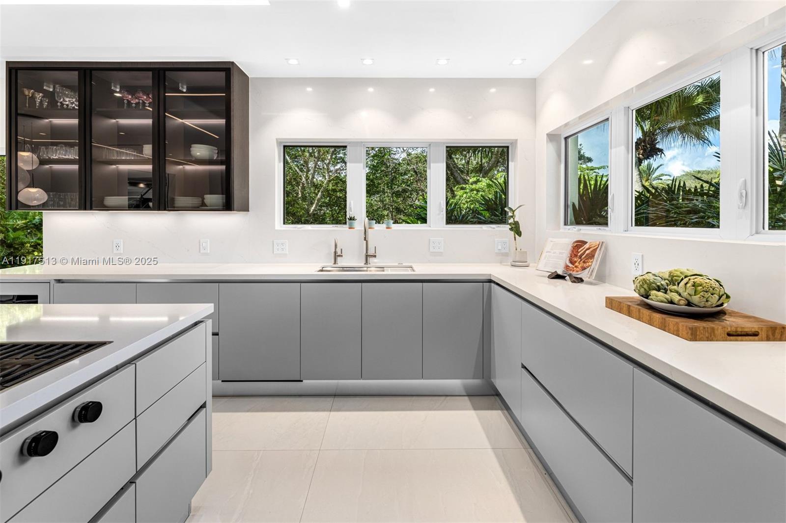 7150 W Lago Dr Coral Gables, FL 33143