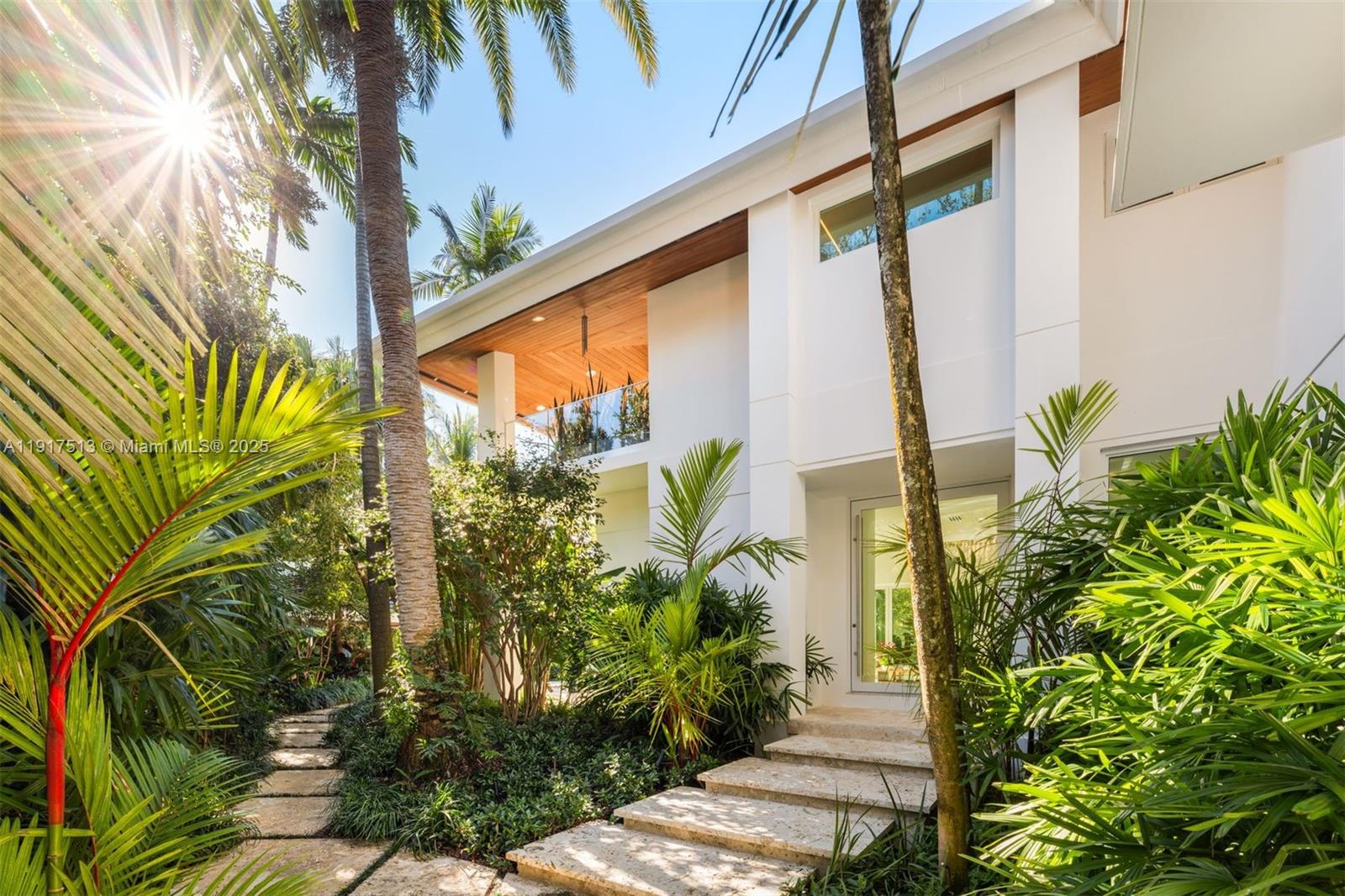 7150 W Lago Dr Coral Gables, FL 33143