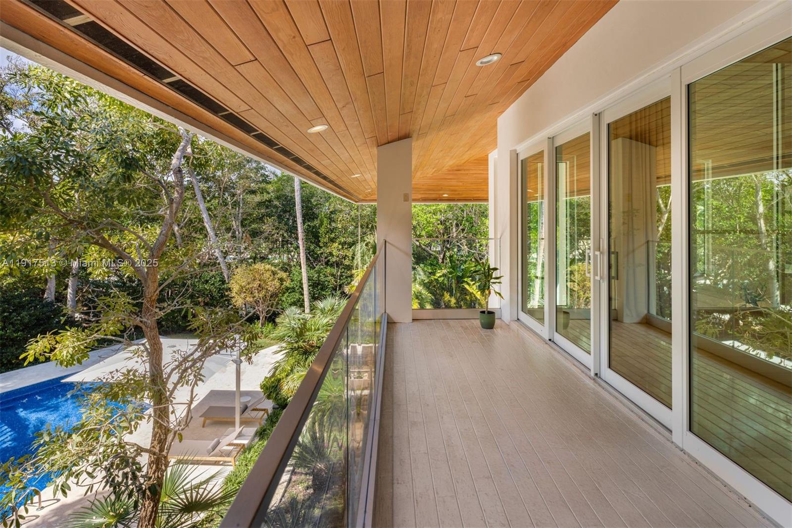 7150 W Lago Dr Coral Gables, FL 33143