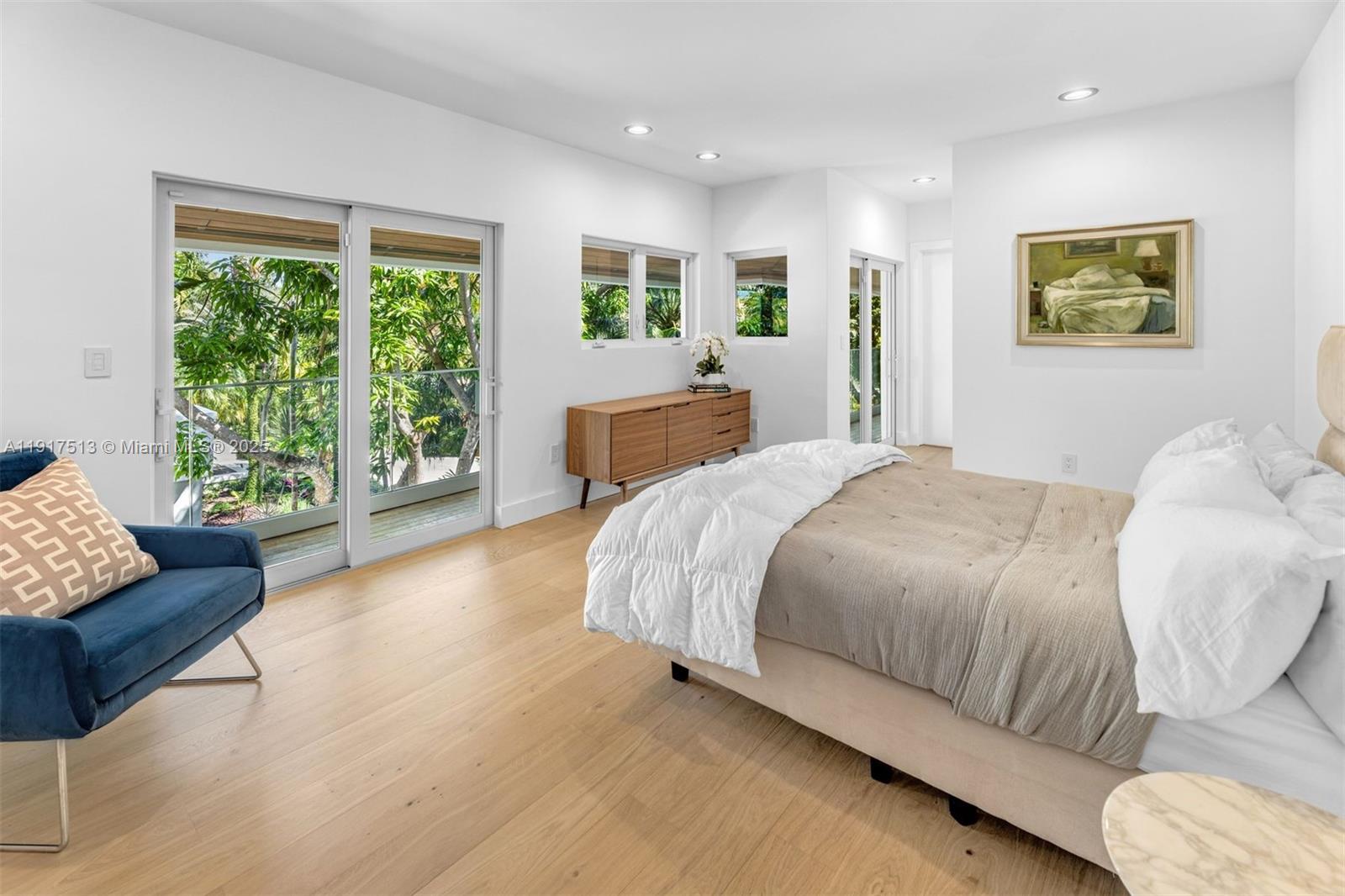 7150 W Lago Dr Coral Gables, FL 33143