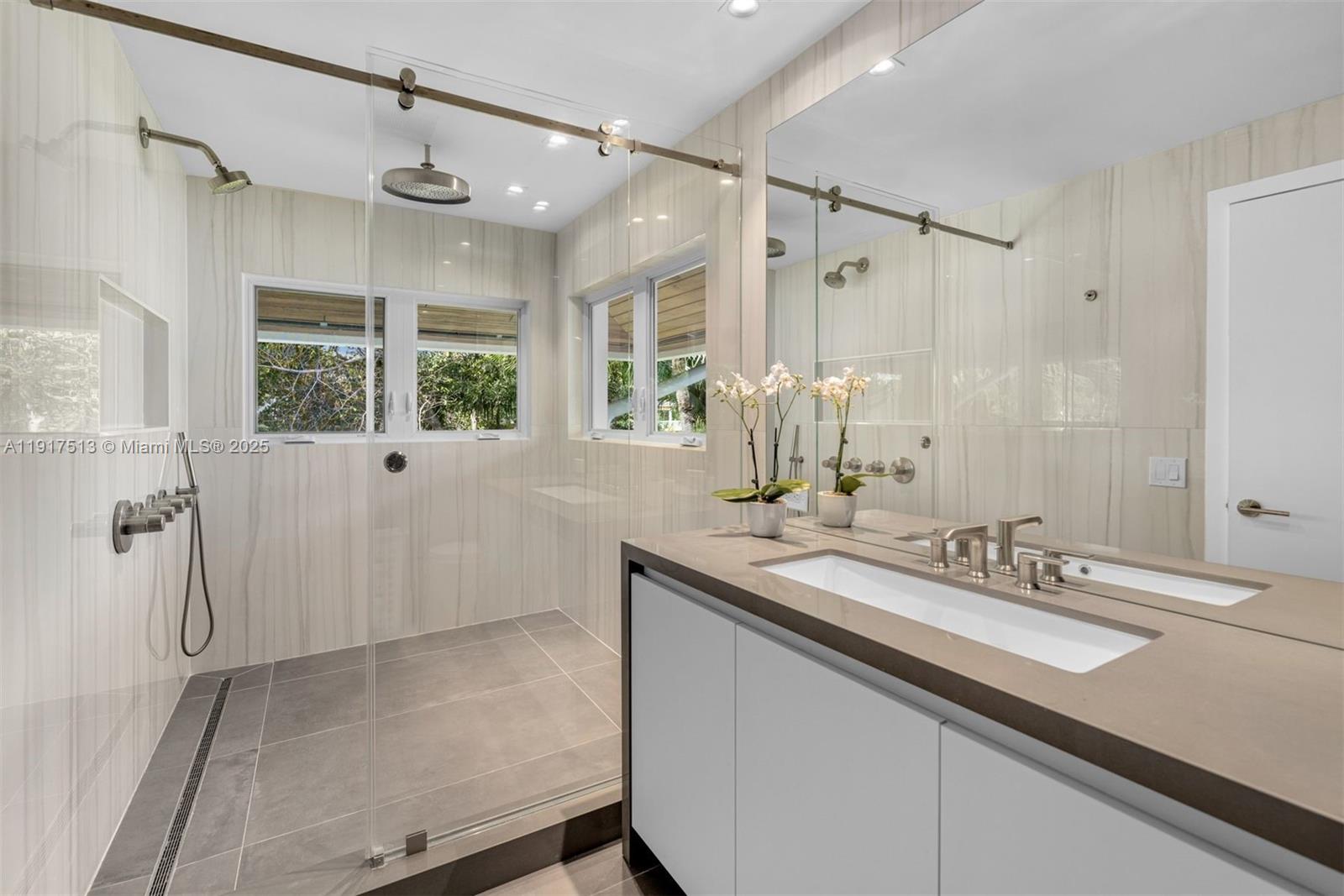 7150 W Lago Dr Coral Gables, FL 33143