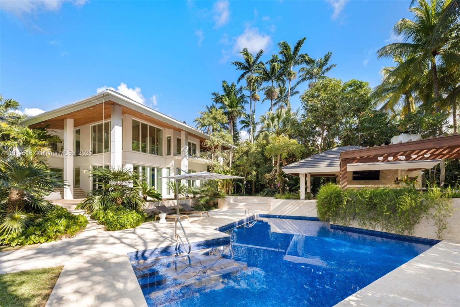 7150 W Lago Dr Coral Gables, FL 33143