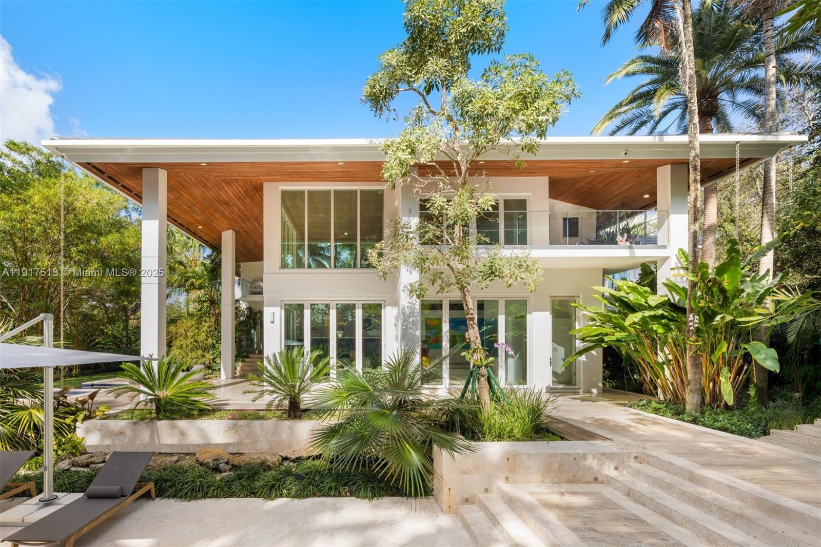 7150 W Lago Dr Coral Gables, FL 33143