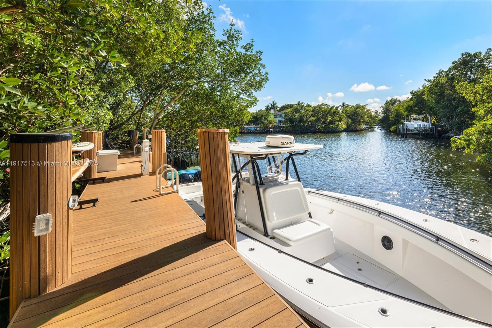 7150 W Lago Dr Coral Gables, FL 33143