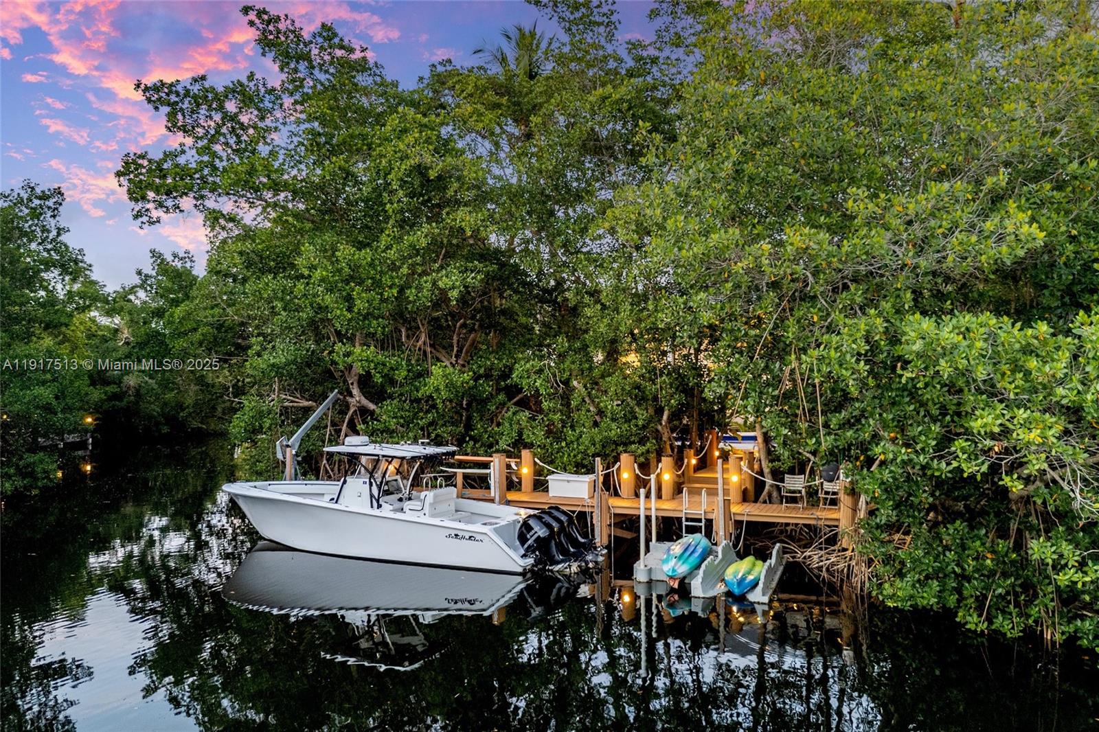 7150 W Lago Dr Coral Gables, FL 33143