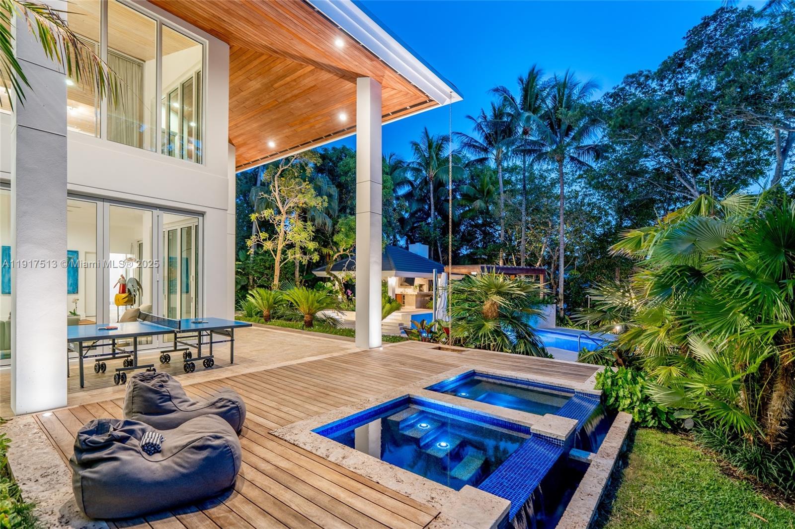 7150 W Lago Dr Coral Gables, FL 33143