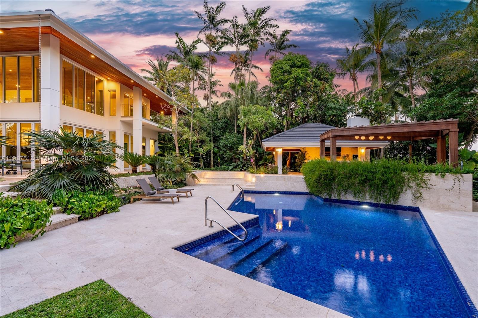 7150 W Lago Dr Coral Gables, FL 33143