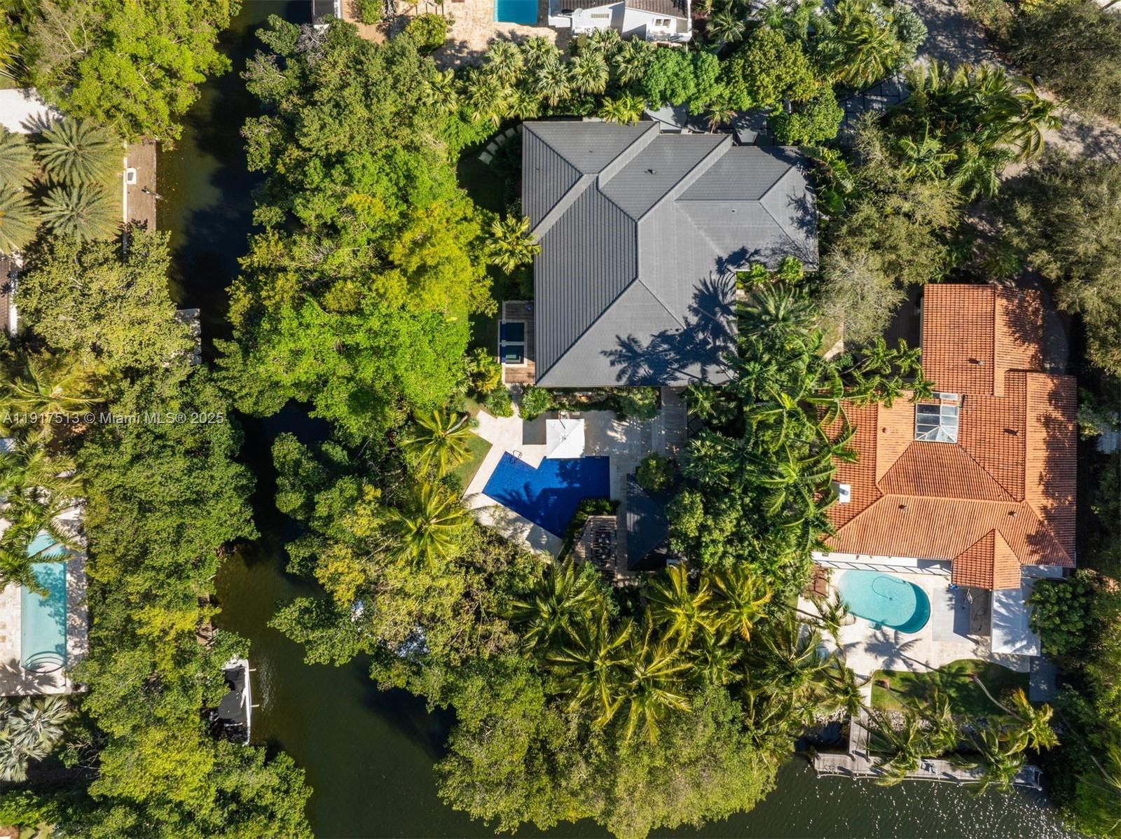 7150 W Lago Dr Coral Gables, FL 33143