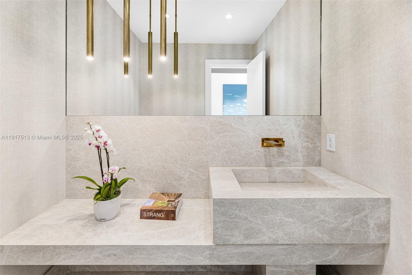 7150 W Lago Dr Coral Gables, FL 33143