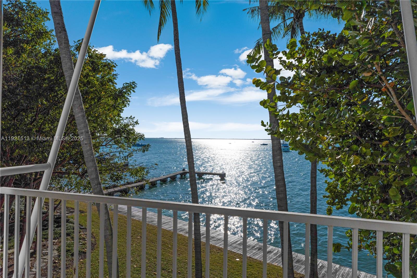 5 Harbor Pt Key Biscayne, FL 33149