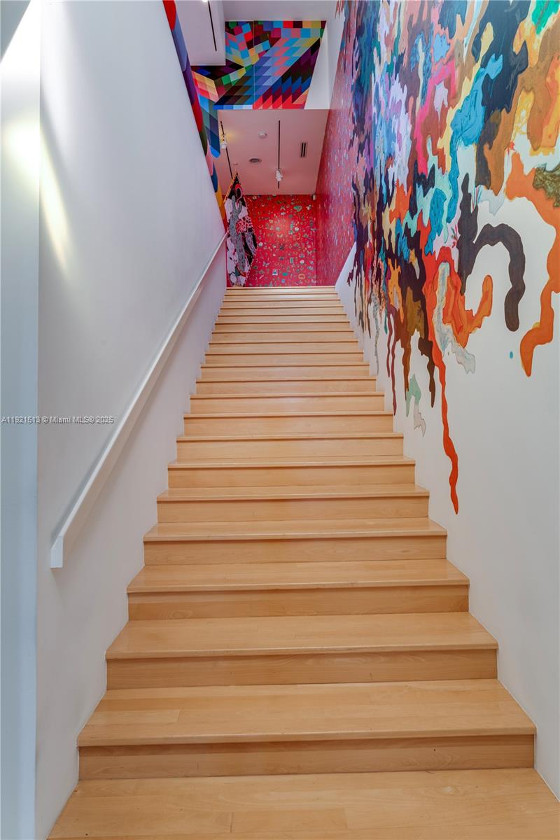 5 Harbor Pt Key Biscayne, FL 33149