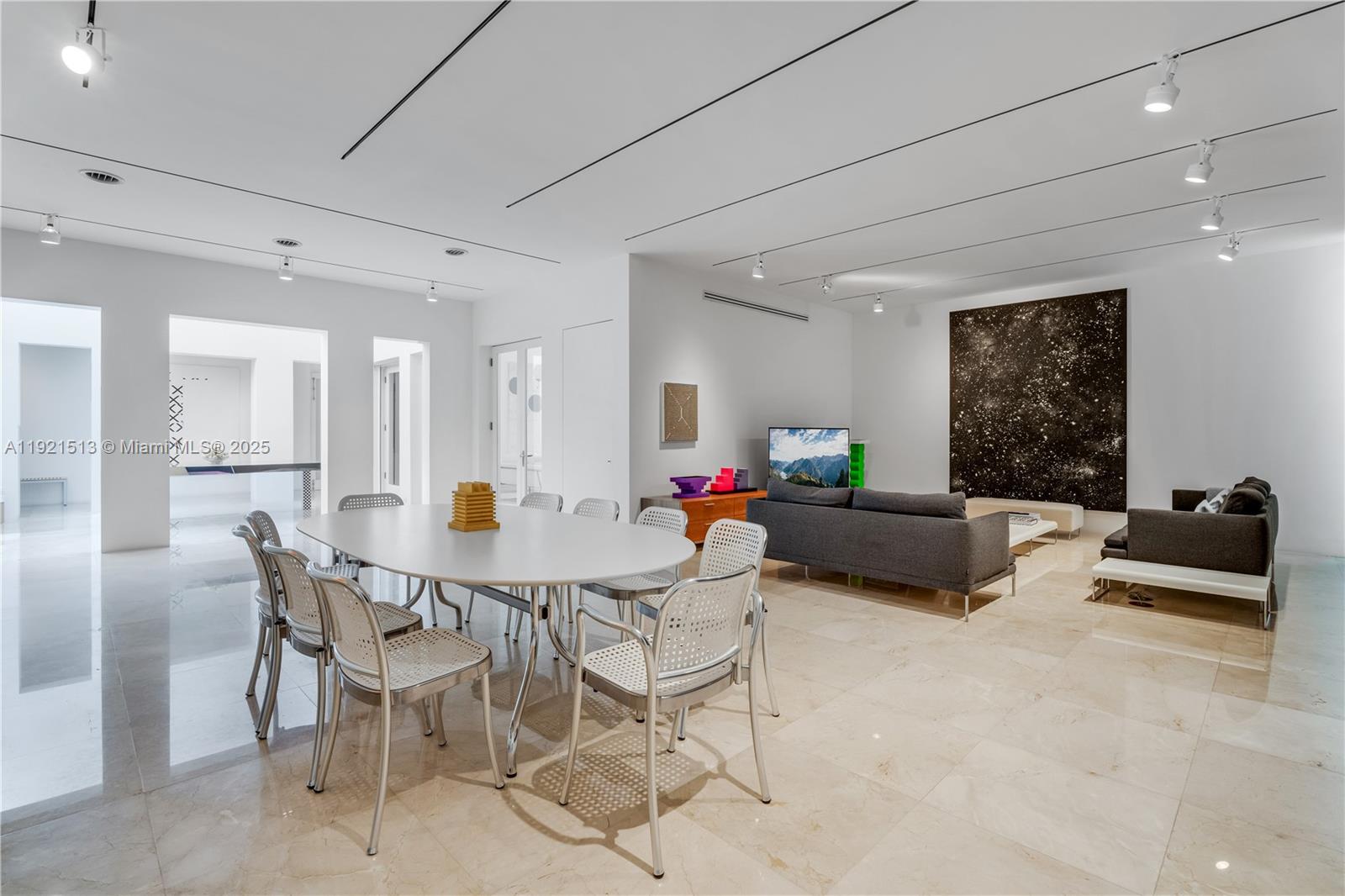 5 Harbor Pt Key Biscayne, FL 33149