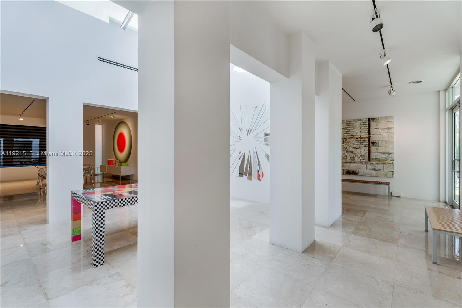 5 Harbor Pt Key Biscayne, FL 33149