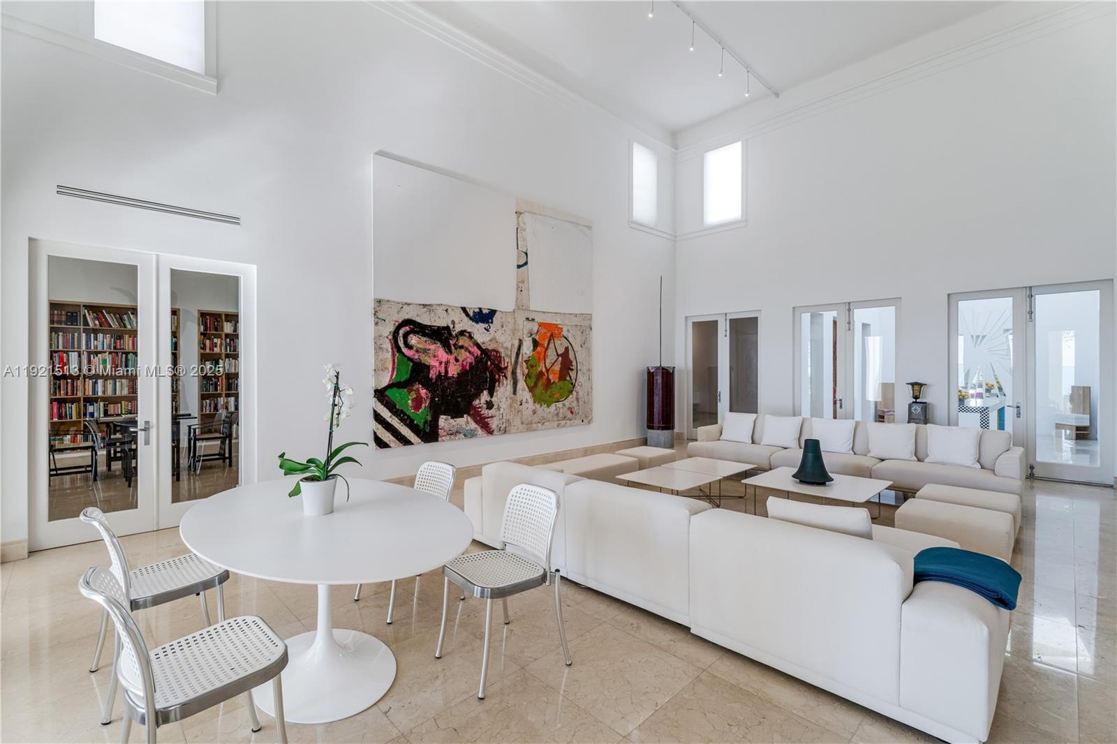 5 Harbor Pt Key Biscayne, FL 33149