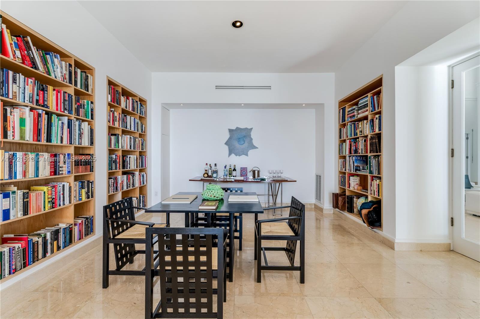 5 Harbor Pt Key Biscayne, FL 33149