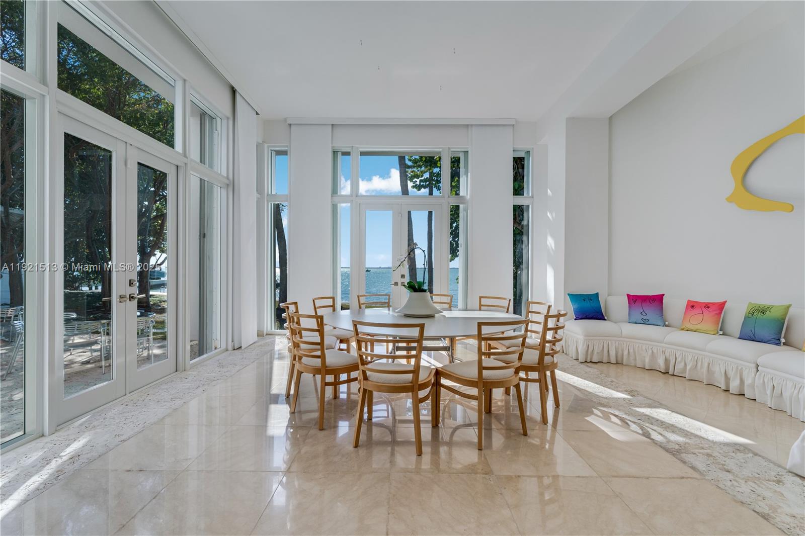 5 Harbor Pt Key Biscayne, FL 33149