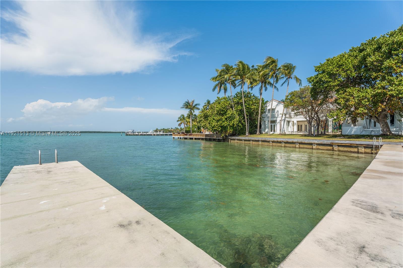 5 Harbor Pt Key Biscayne, FL 33149