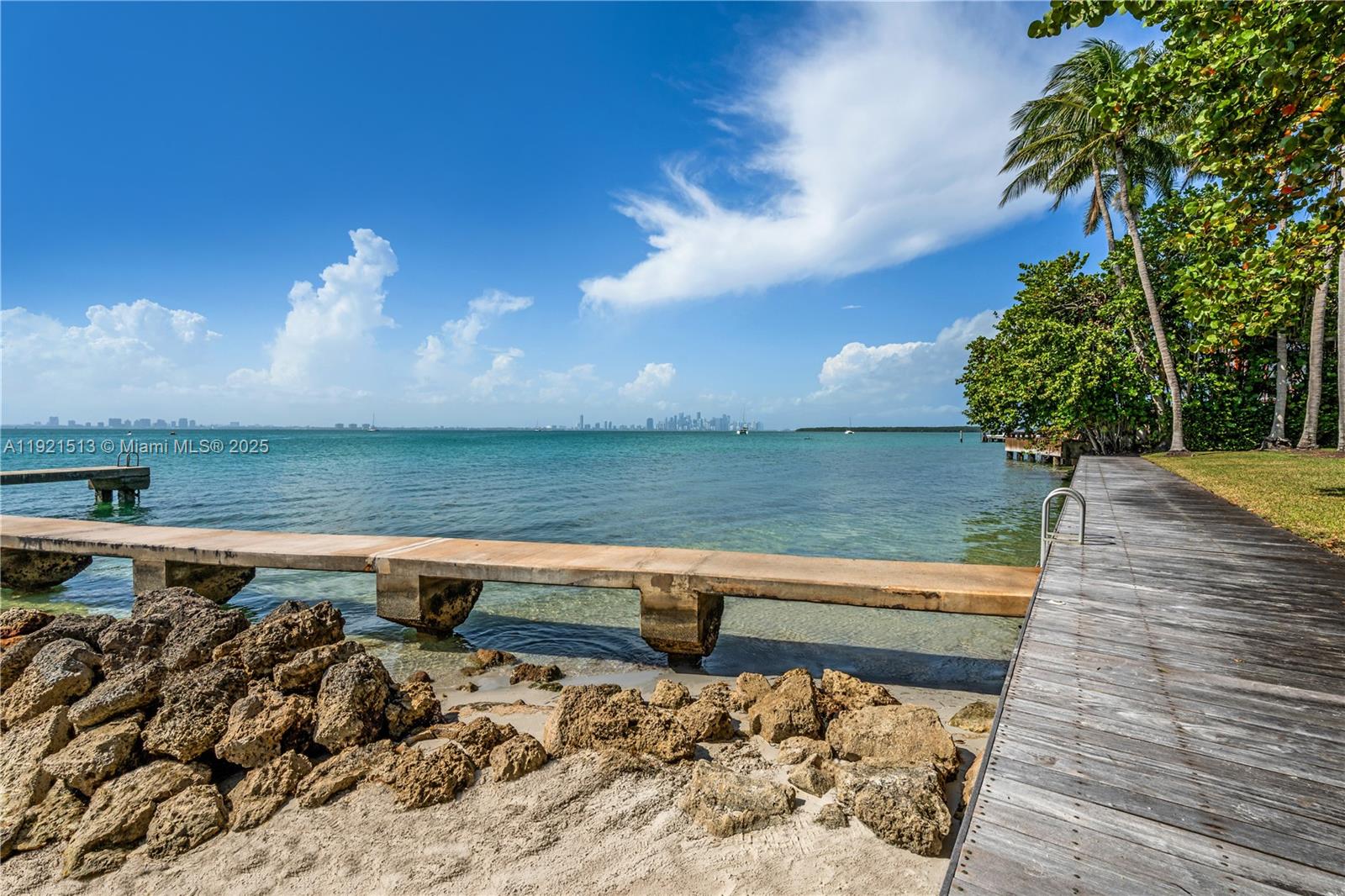 5 Harbor Pt Key Biscayne, FL 33149