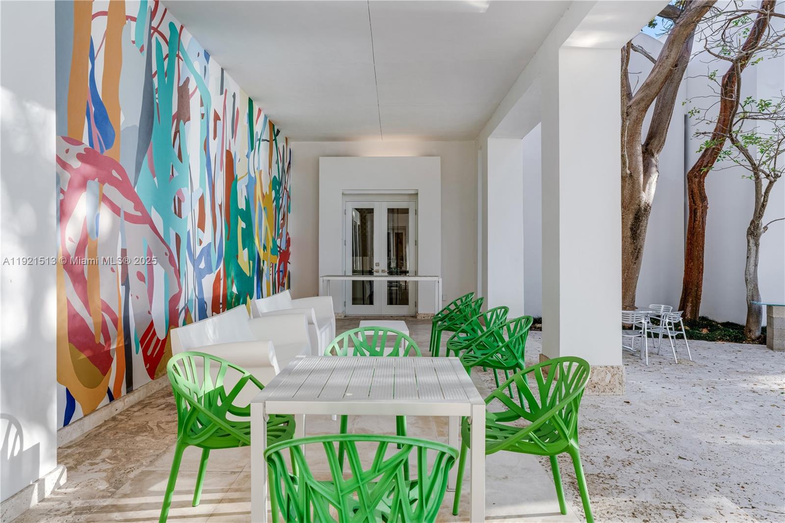 5 Harbor Pt Key Biscayne, FL 33149