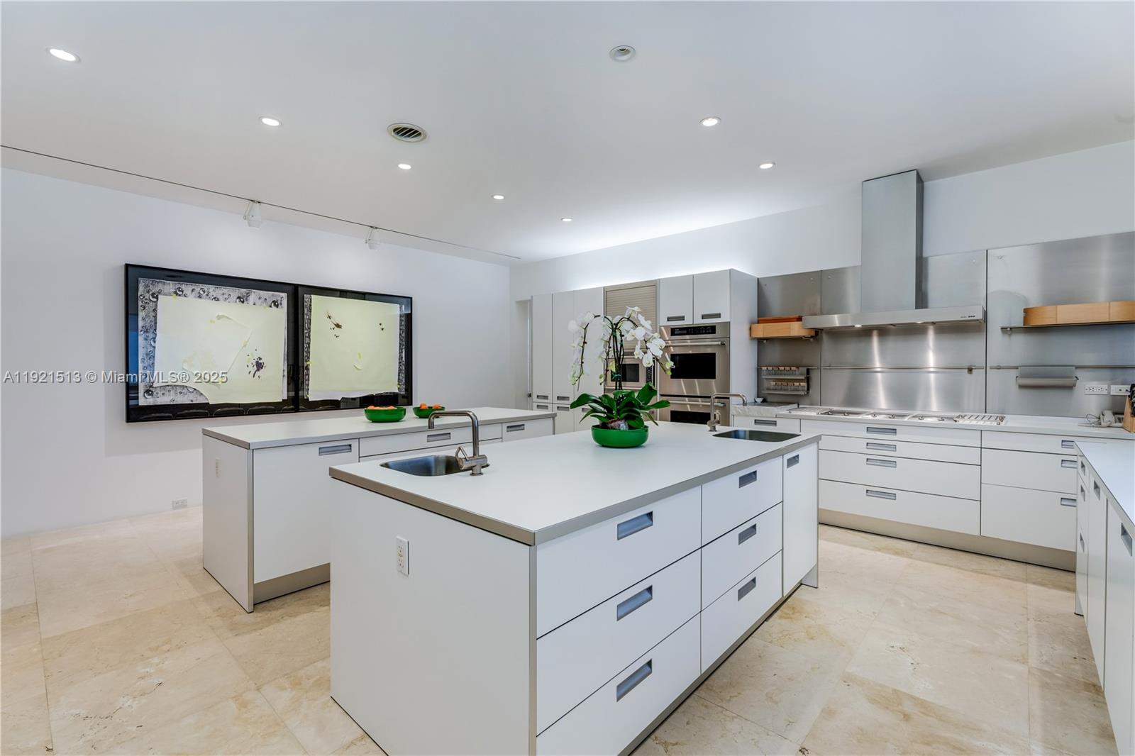 5 Harbor Pt Key Biscayne, FL 33149