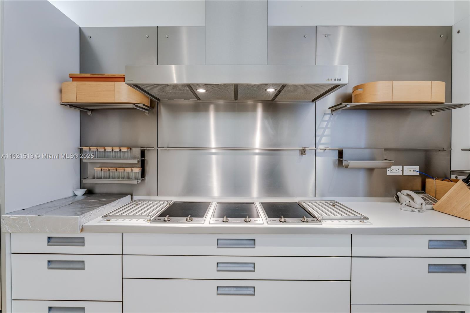 5 Harbor Pt Key Biscayne, FL 33149