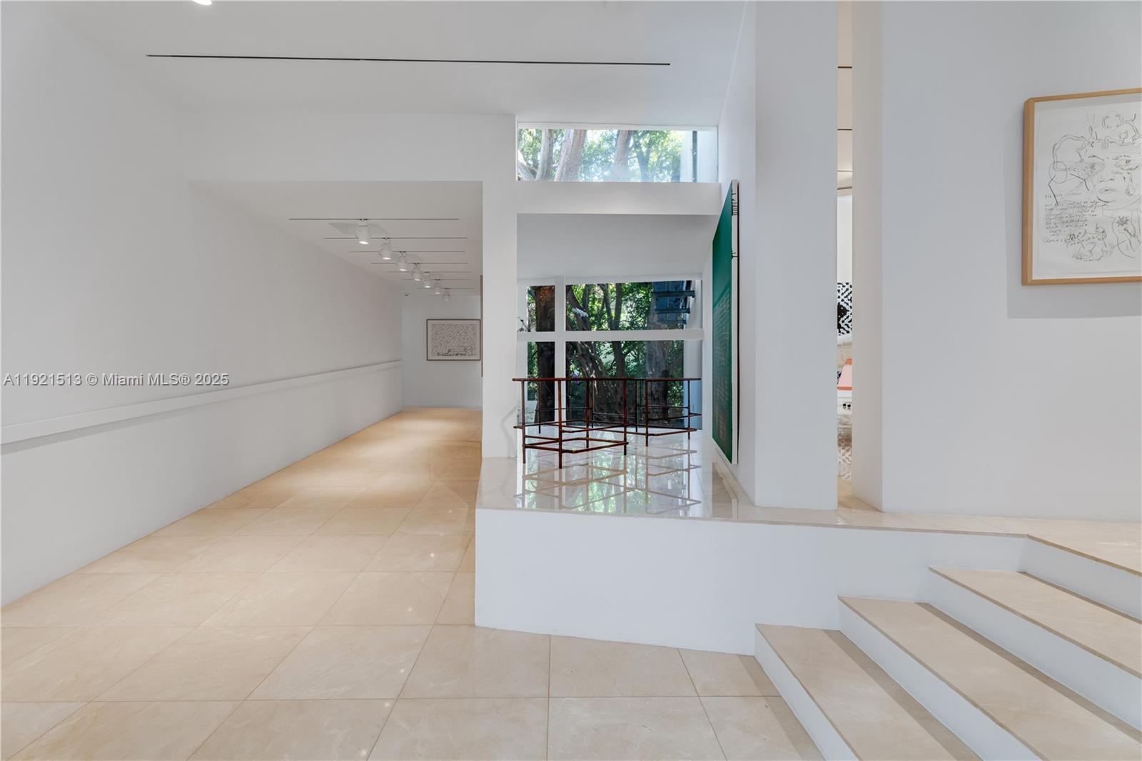 5 Harbor Pt Key Biscayne, FL 33149