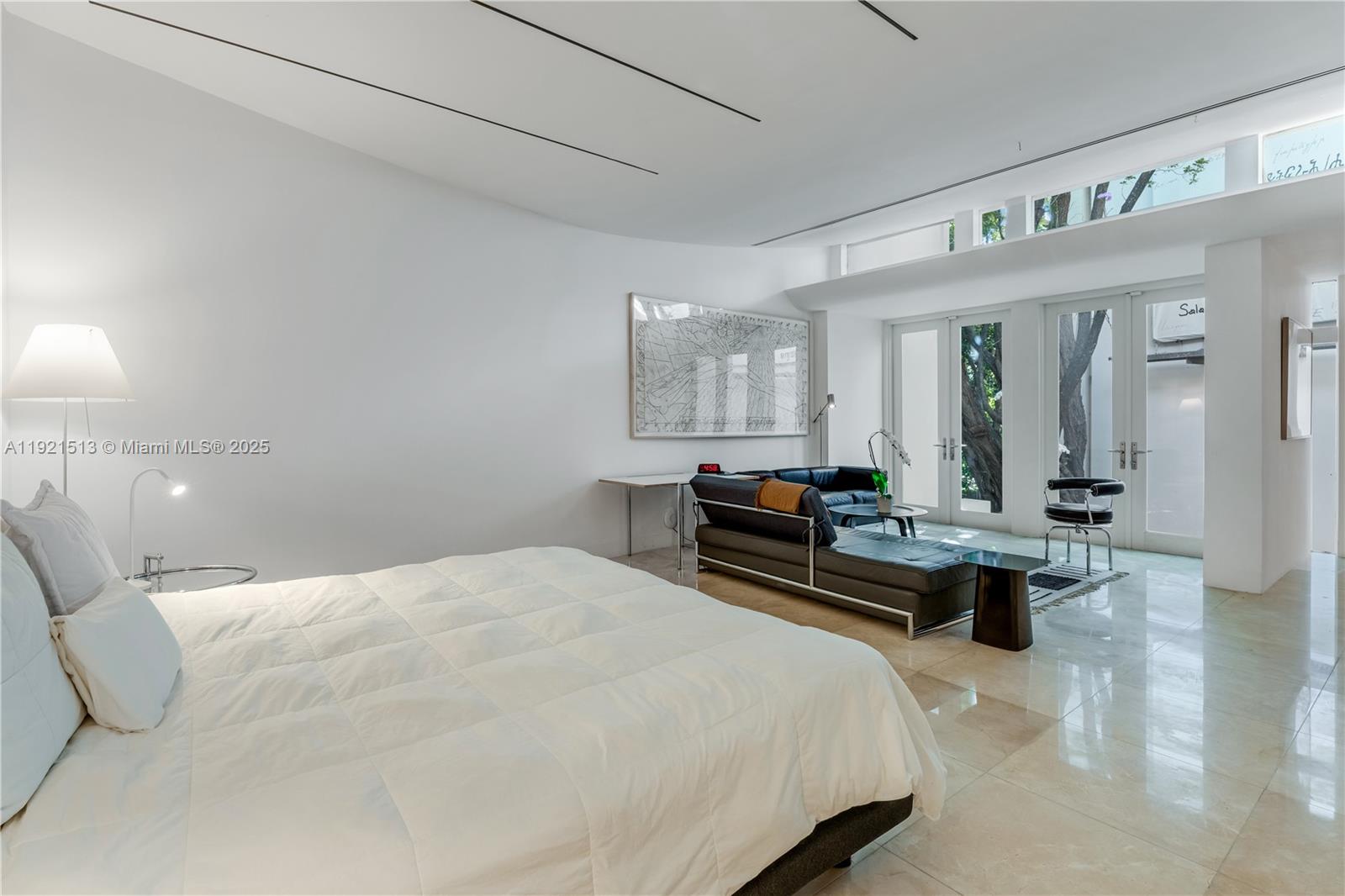 5 Harbor Pt Key Biscayne, FL 33149