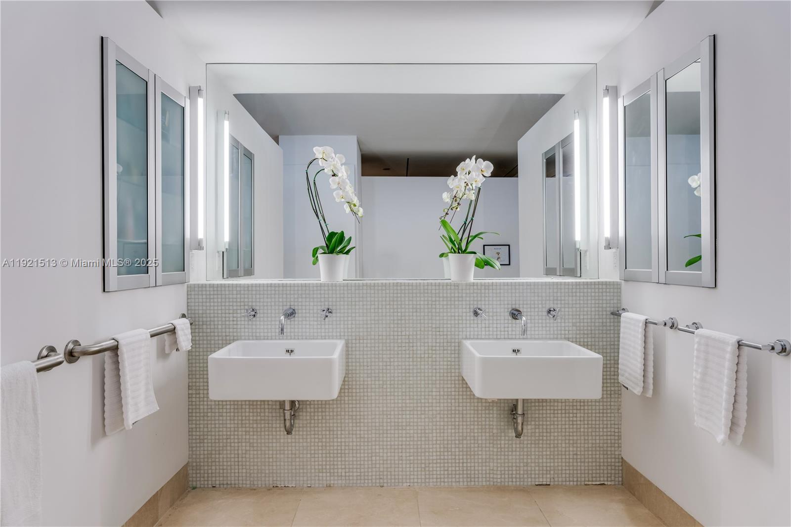 5 Harbor Pt Key Biscayne, FL 33149