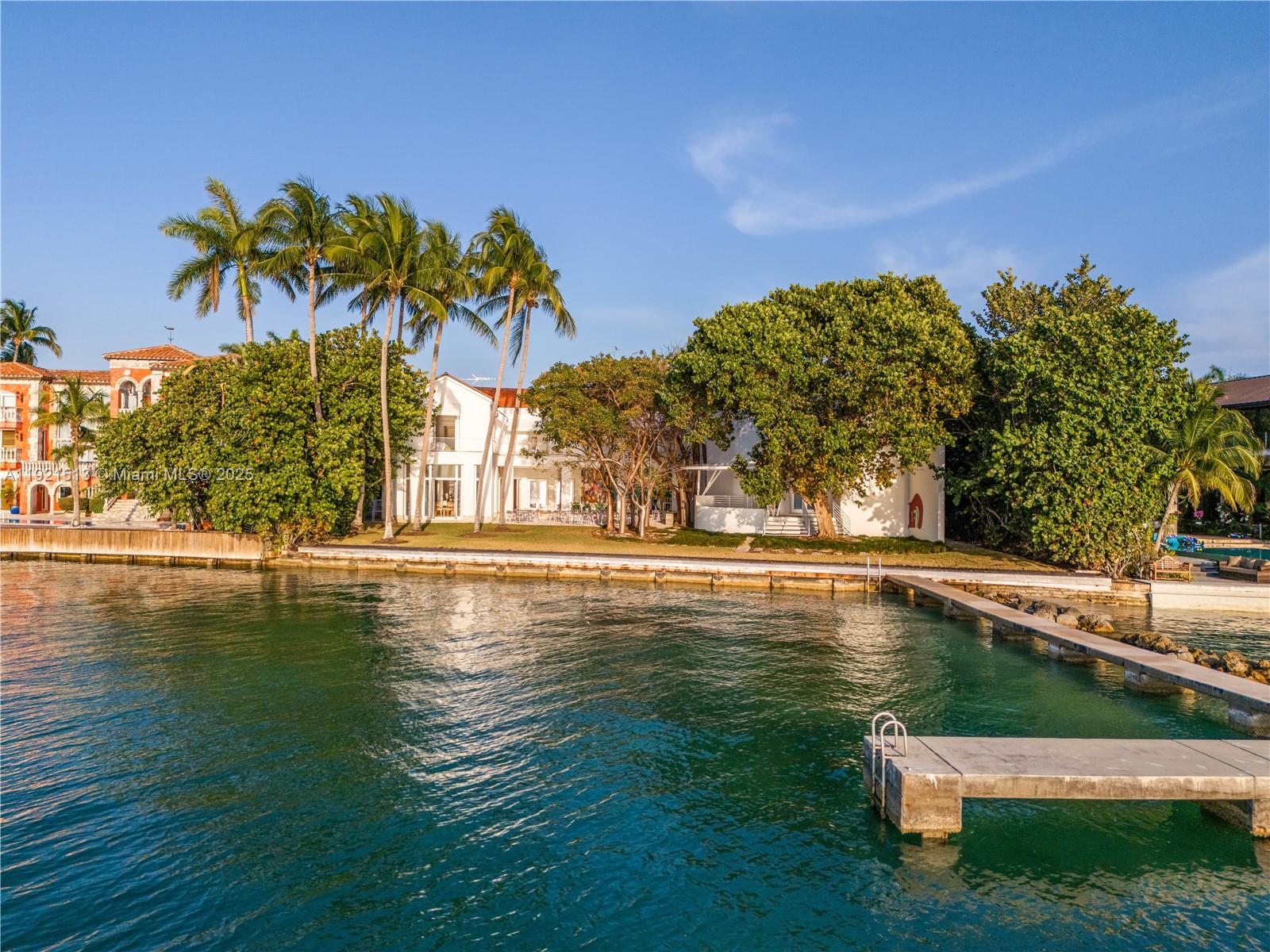 5 Harbor Pt Key Biscayne, FL 33149