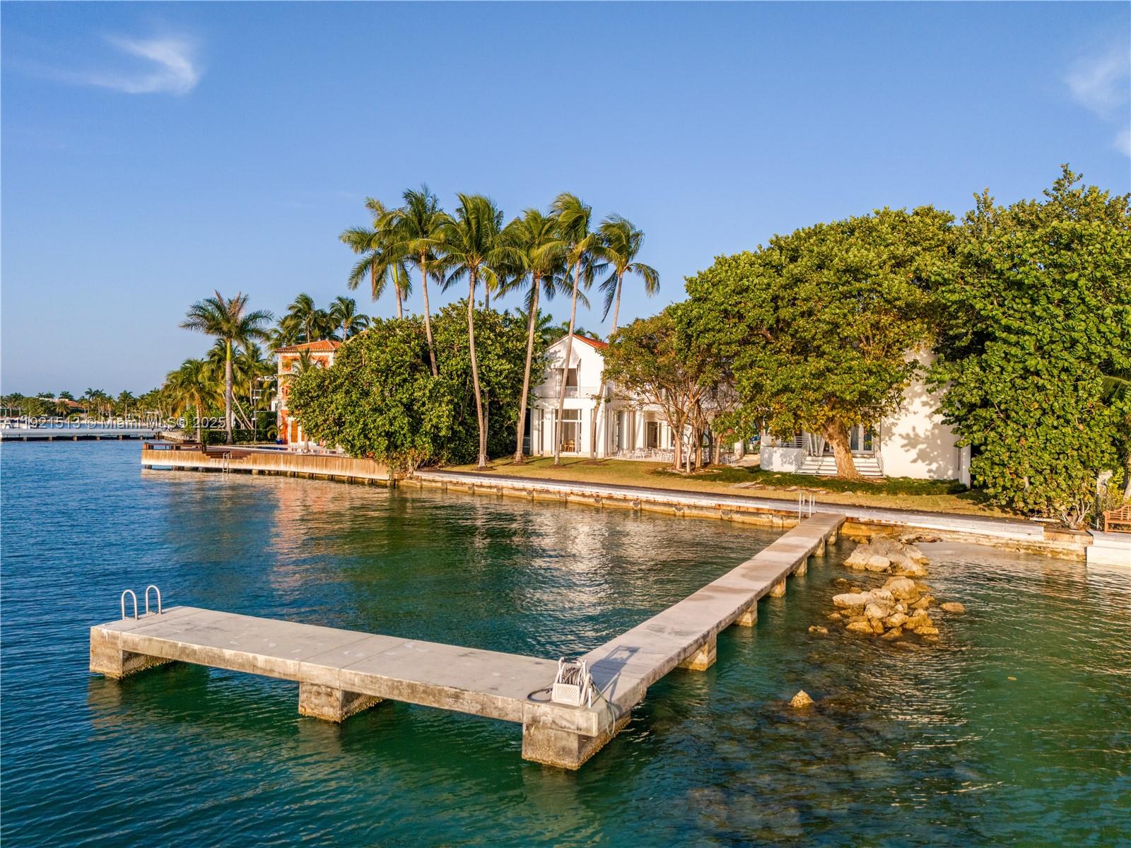 5 Harbor Pt Key Biscayne, FL 33149