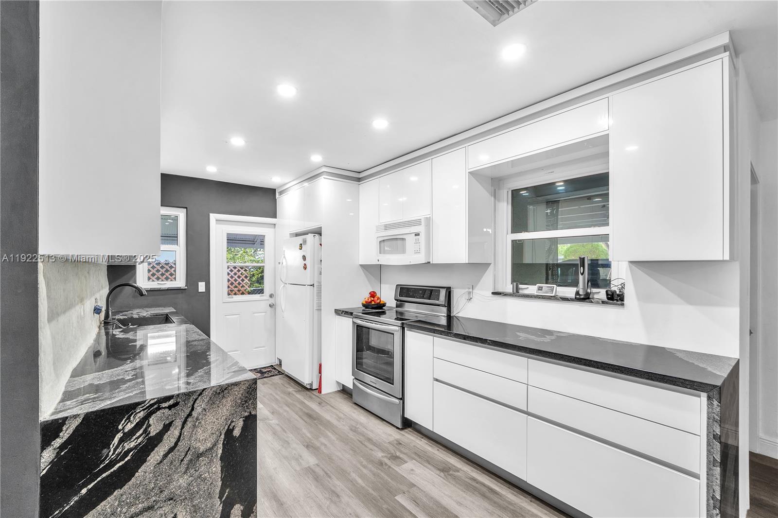 100 NW 123rd St North Miami, FL 33168