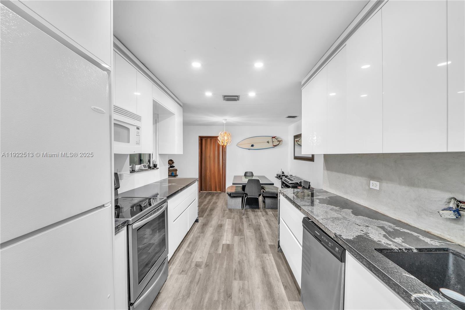 100 NW 123rd St North Miami, FL 33168