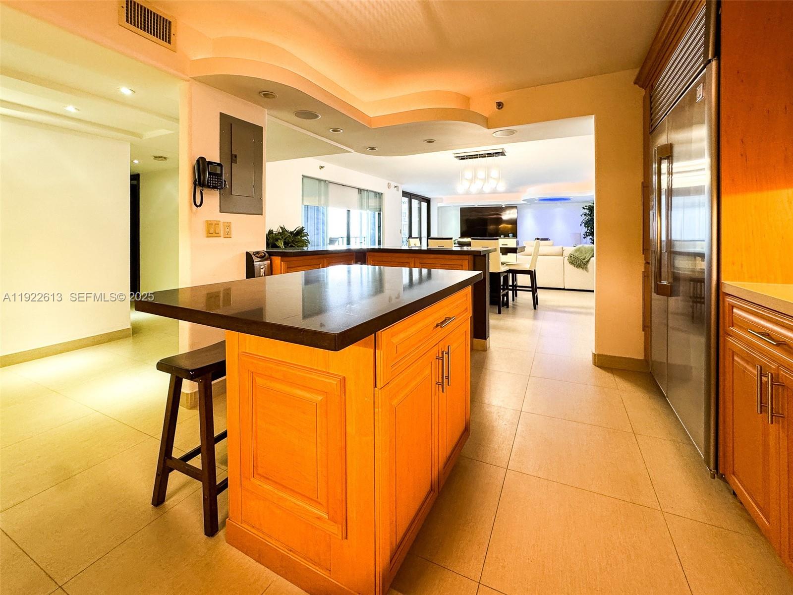 8877 Collins Ave #809 Surfside, FL 33154